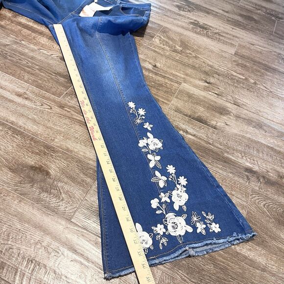 CHELSEA & VIOLET Bell Bottom Jeans Womens Size 33 High Rise Embroidered Stretch - Picture 7 of 16